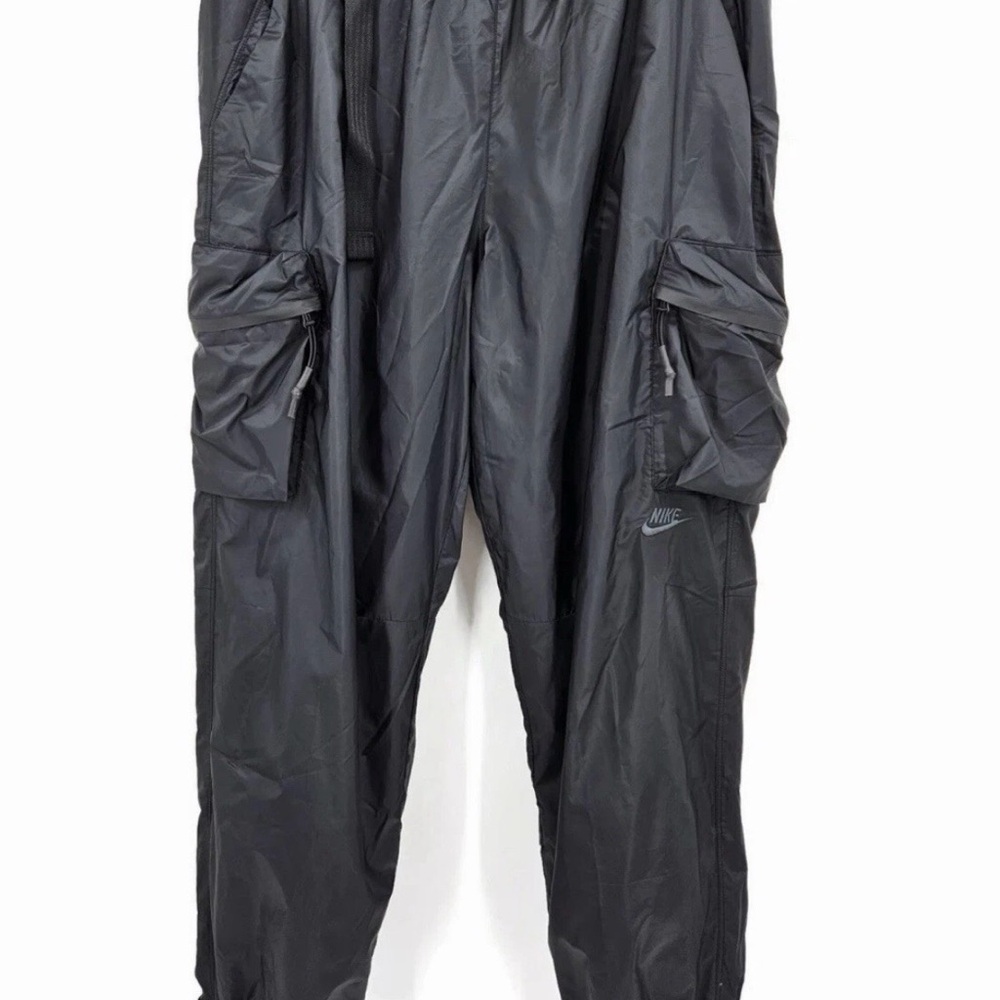 Nike Men's Dark Gray Cargo Pants